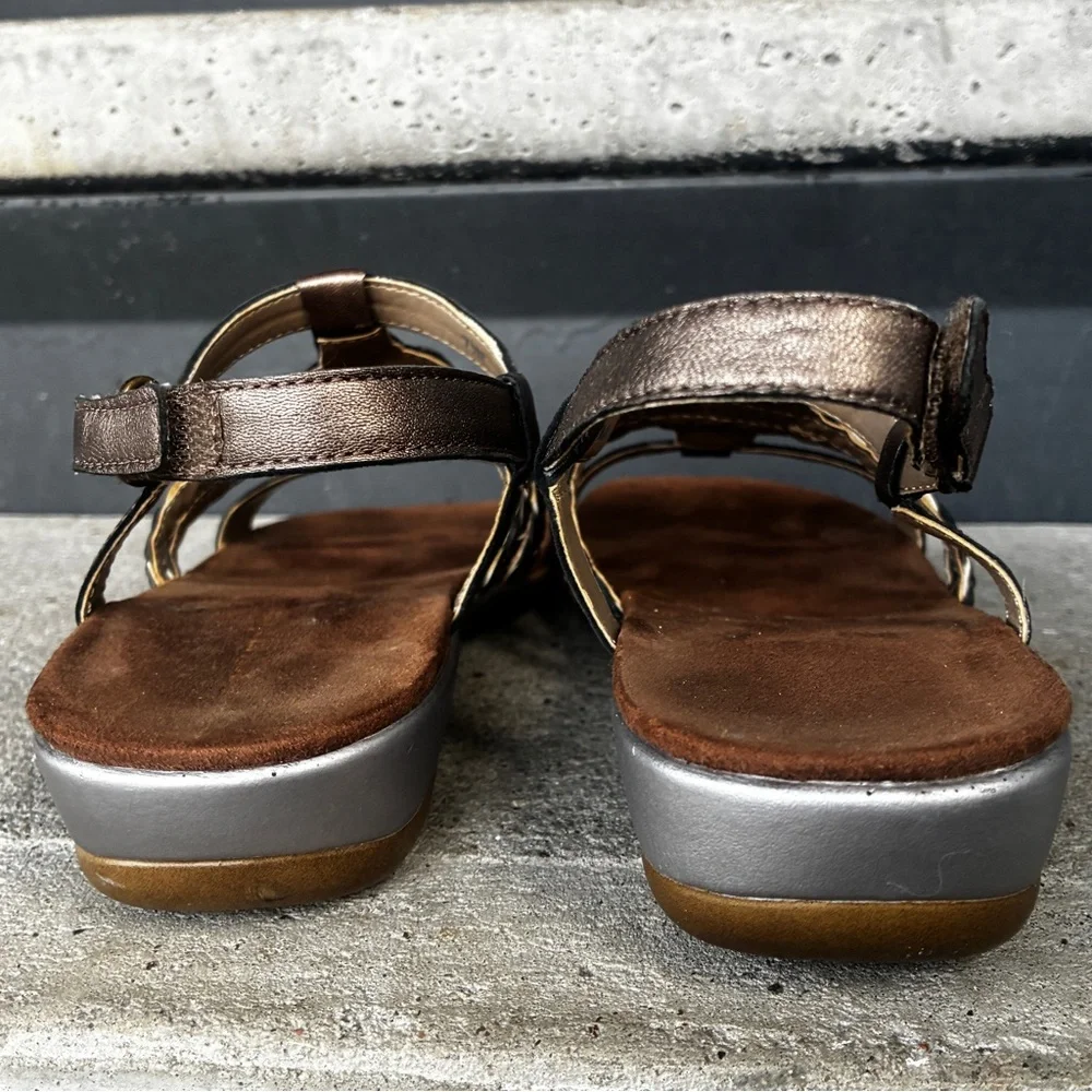 Easy Spirit Eshattie bronze metallic Rhinestone Embellished t-strap flat Sandals